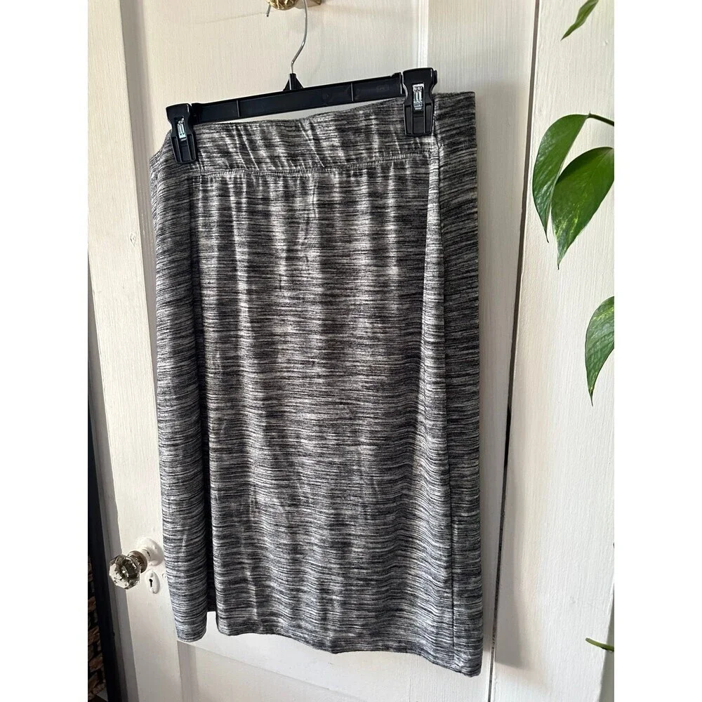 Apt 9 Women’s size x-large grey skirt